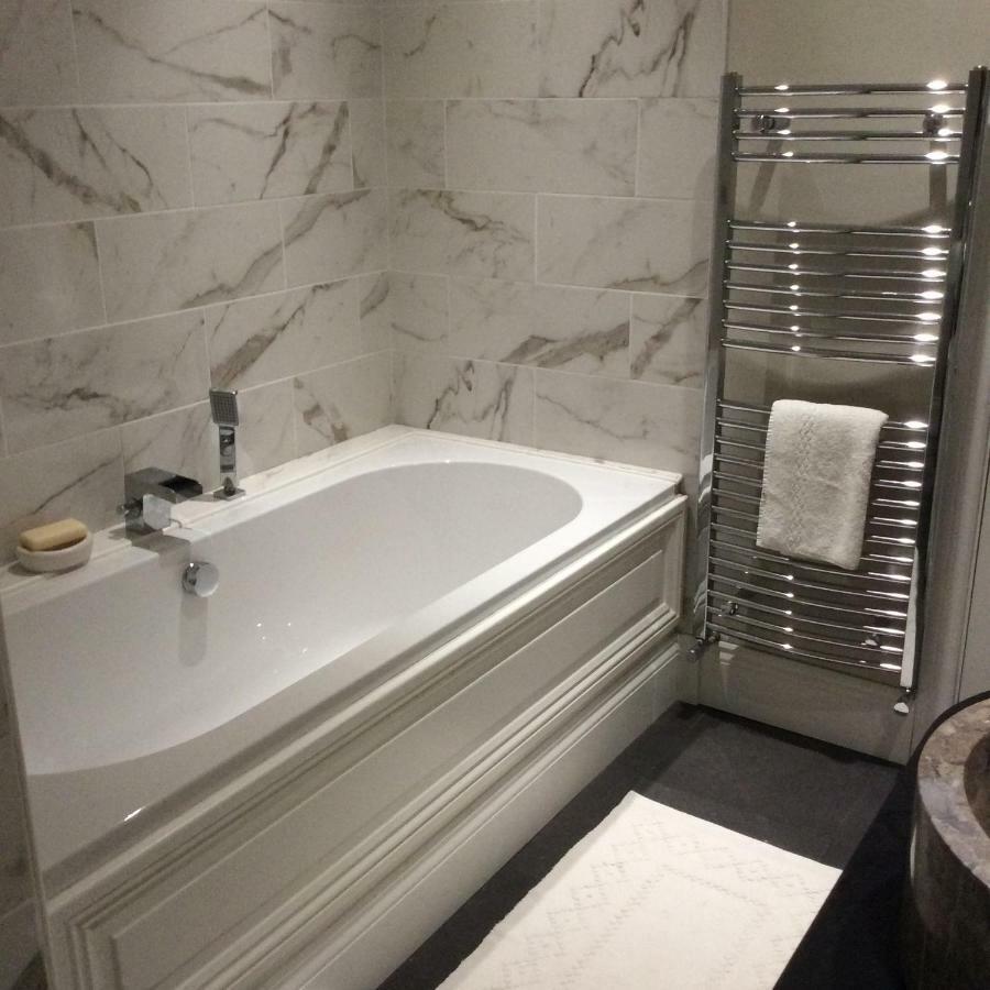 Bed and Breakfast Compass Rose Дартмаут Экстерьер фото